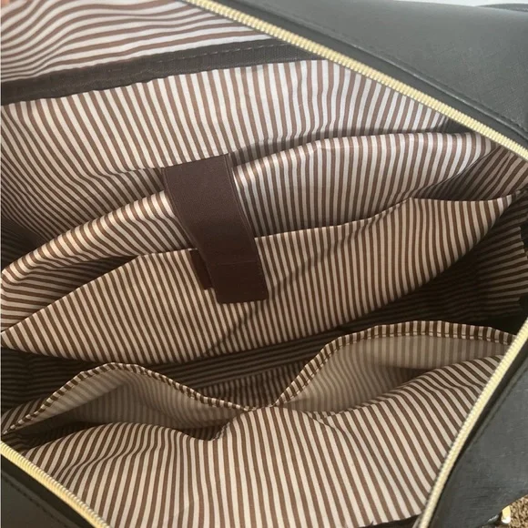 Taygeer 17” Black Laptop Work Bag, Quilted Leather, Waterproof - Picture 4 of 7